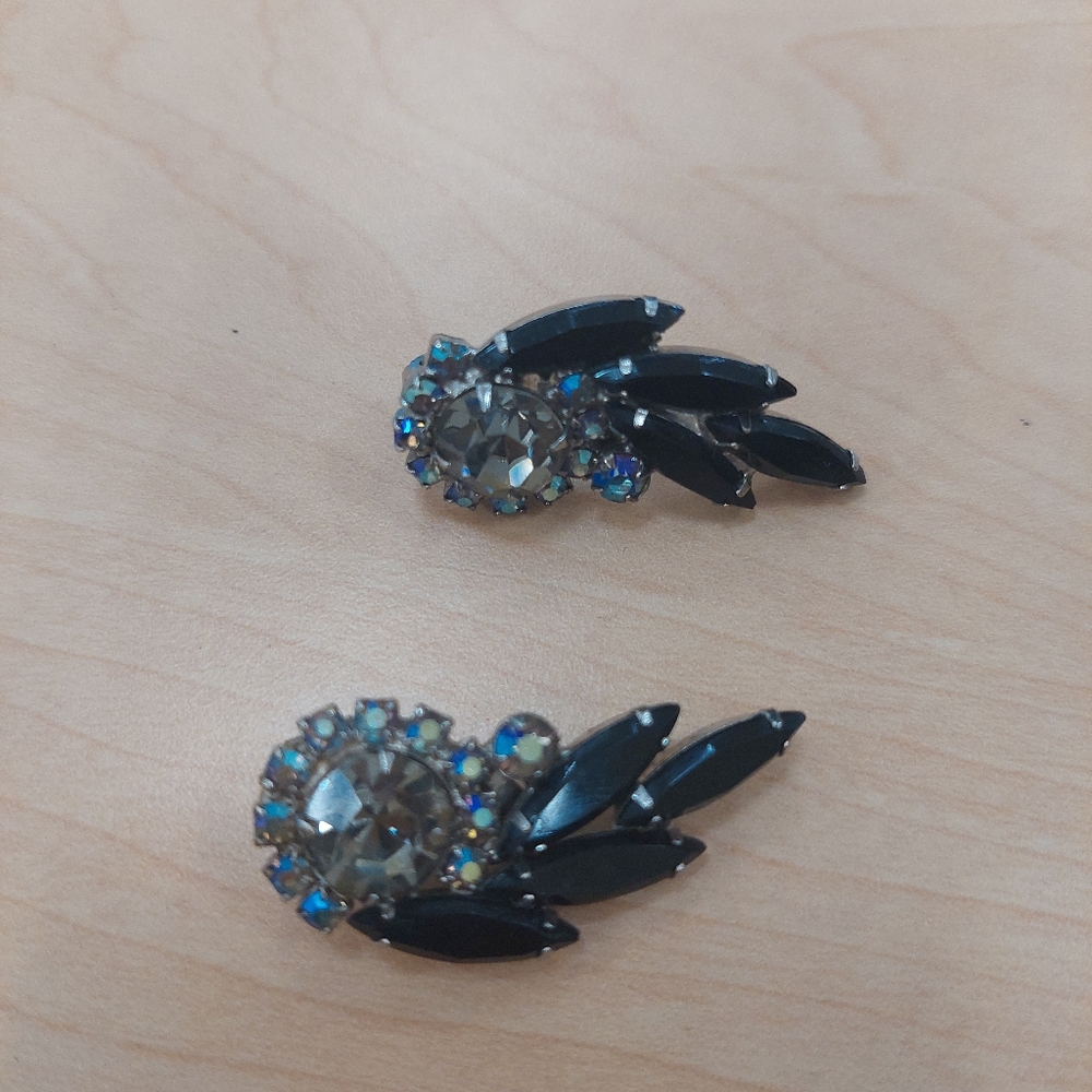 Vintage, Glamorous 1960 icy blue aurora borealis clip earnings great for wedding - Picture 5 of 9